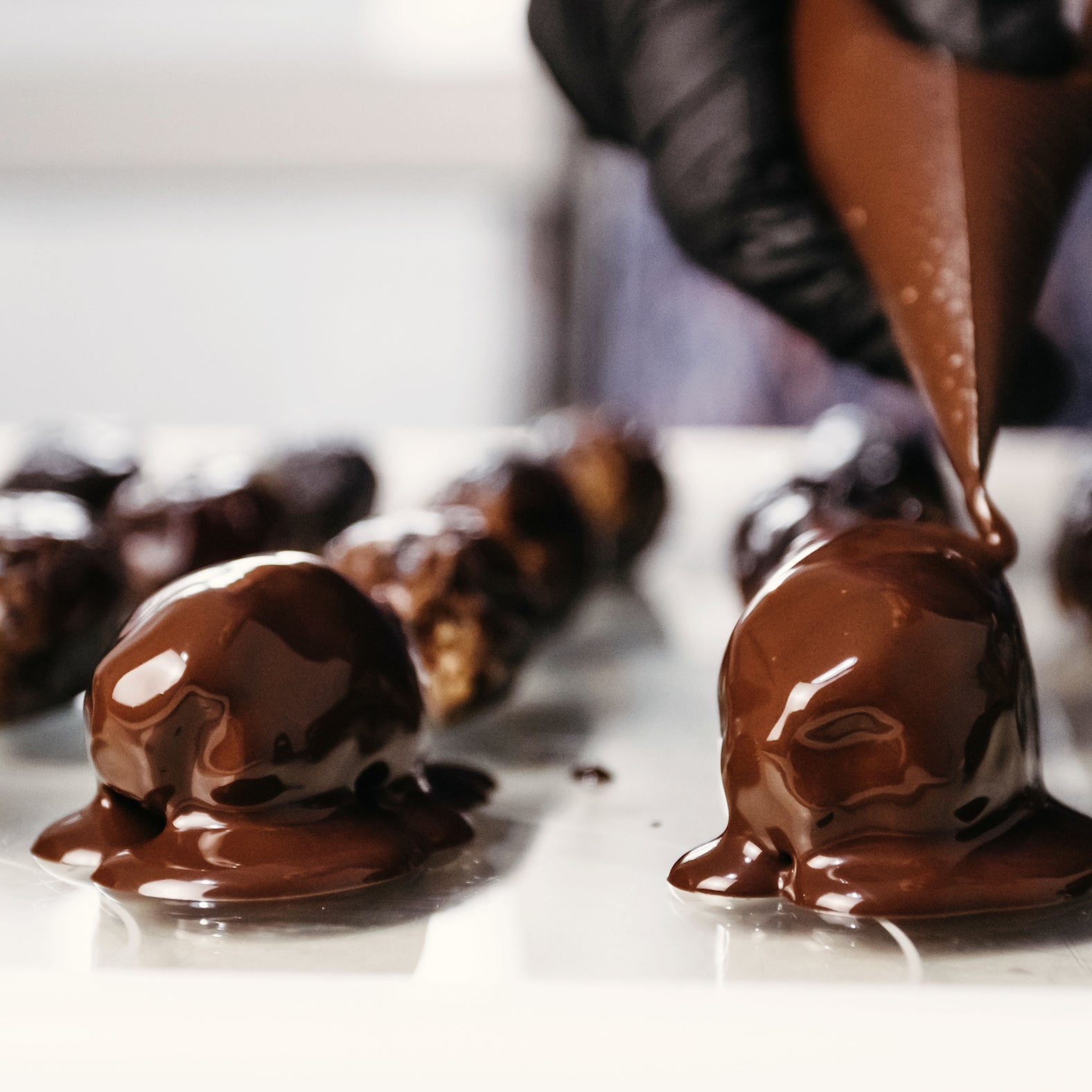 Chocolate dates (300g)